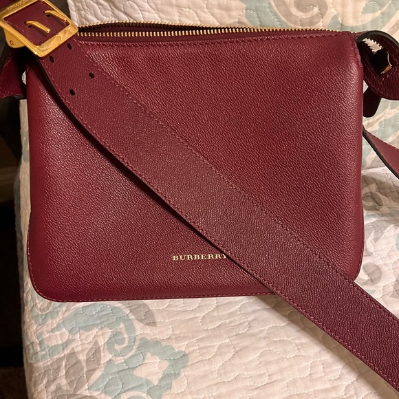 Burberry Helmsley crossbody - Picture 1 of 6